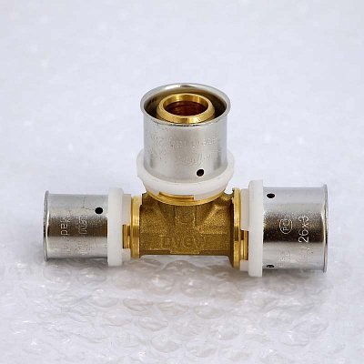 Тройник пресс UNI-FITT 26х26х20 Тройник пресс UNI-FITT 26х26х20